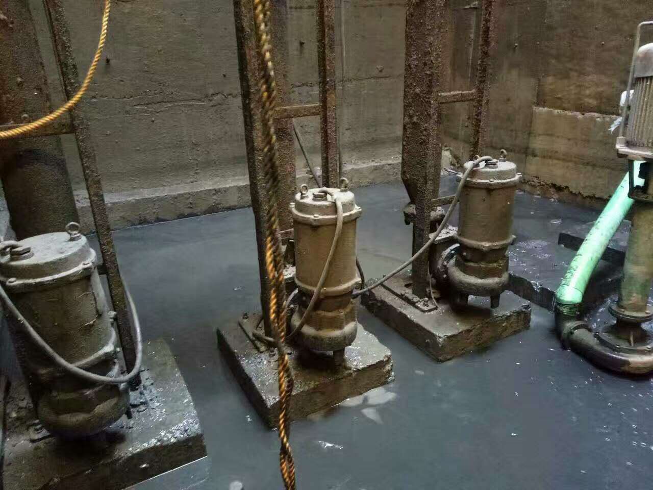 章丘污水池清理