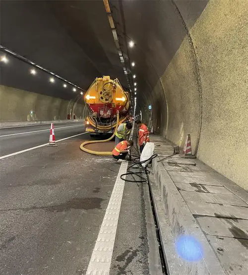 章丘隧道排水渠清淤